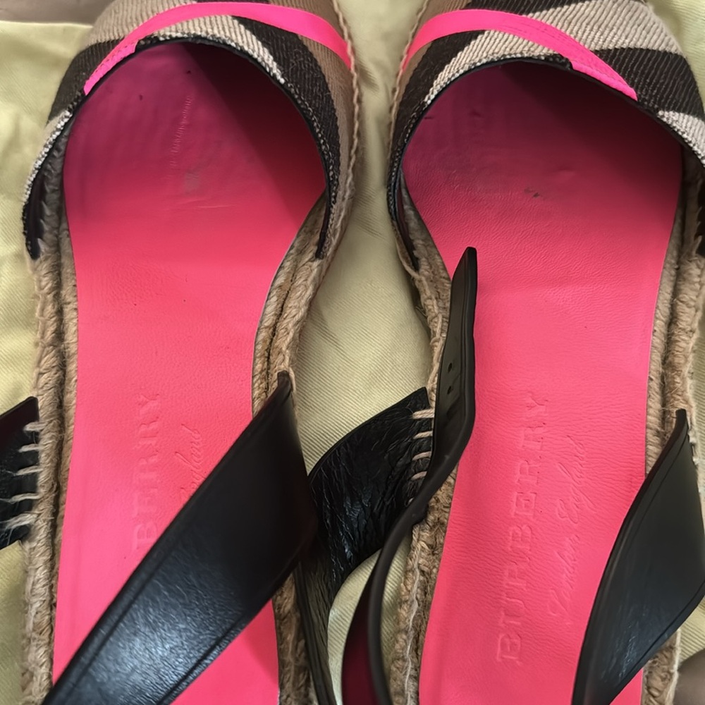 NIB Burberry Ladies Size 9 Abbin Pink Checkered Espadrille Sandals w/ Pop Racker - Picture 7 of 10